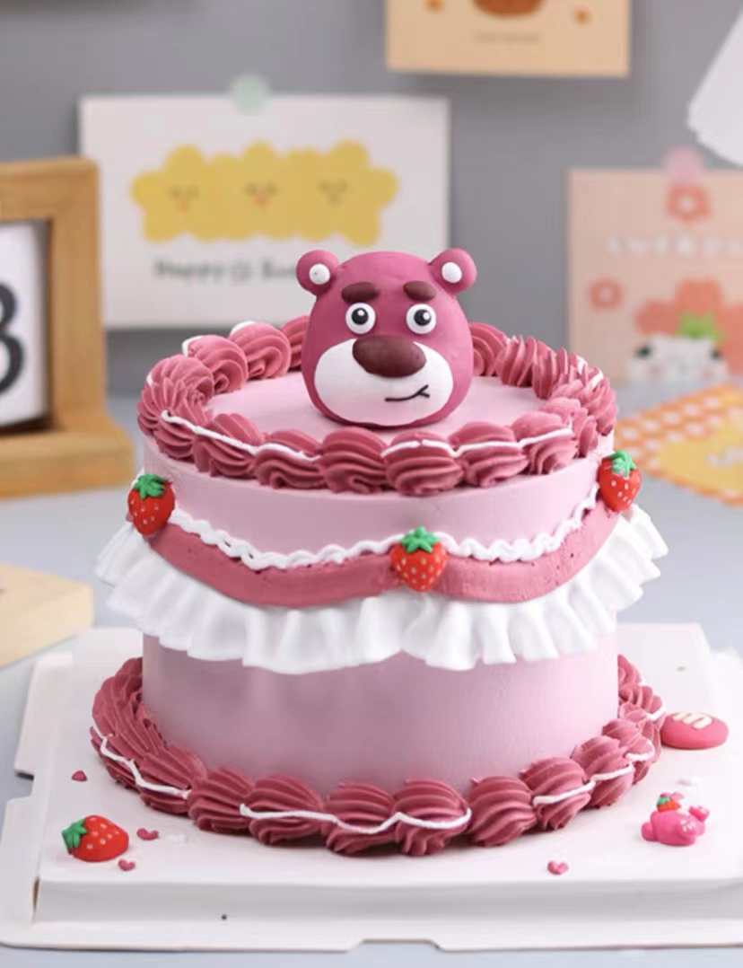 网红可爱软陶立体草莓熊生日蛋糕装饰摆件紫色小熊头蛋糕装扮插牌