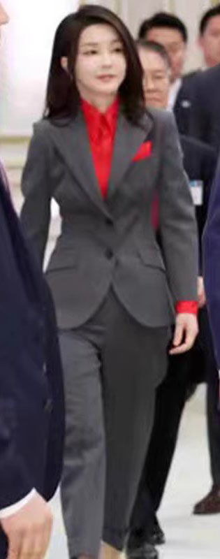 韩国总统夫人金建希同款深灰色西装套装女修身通勤职业衬衫