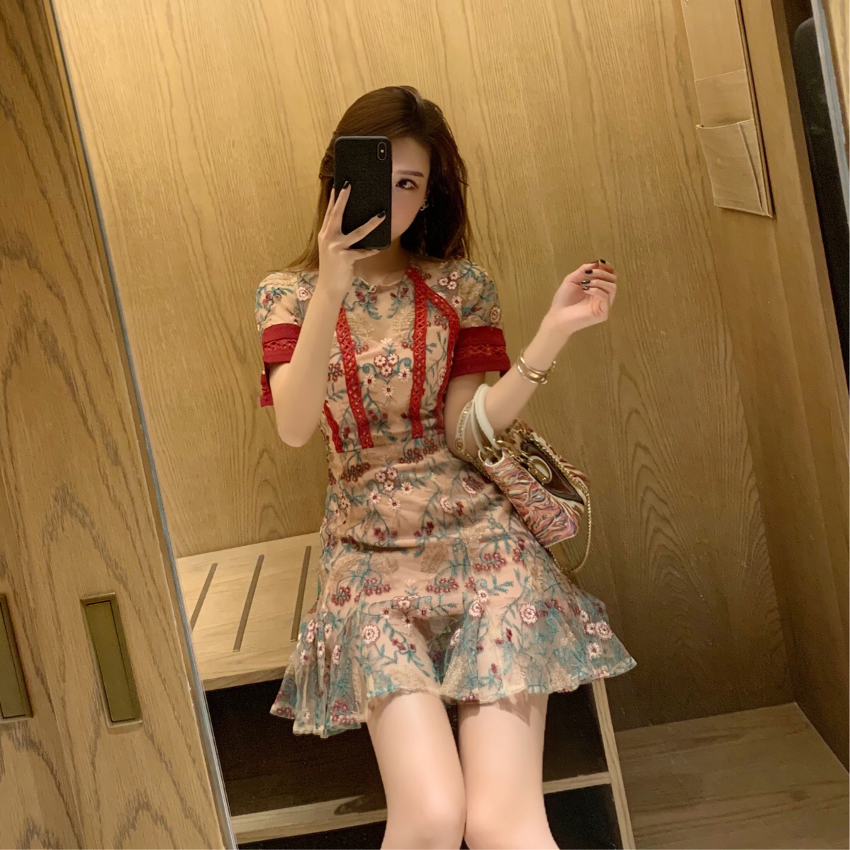 2019夏新款法式智熏桔梗蕾丝裙子仙女超仙森系收腰显瘦气质连衣裙