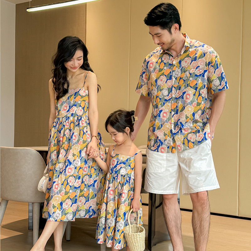 夏威夷海边度假沙滩裙亲子装一家三口四口拍照好看的花衬衫母女裙