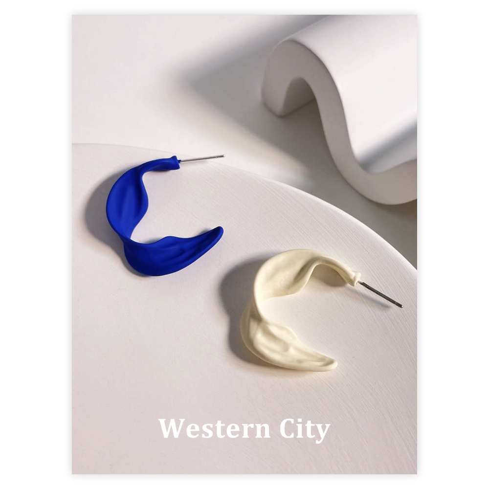 西部城市 克莱因蓝S925银针字母C形耳环耳夹无耳洞烤漆白蓝色耳饰