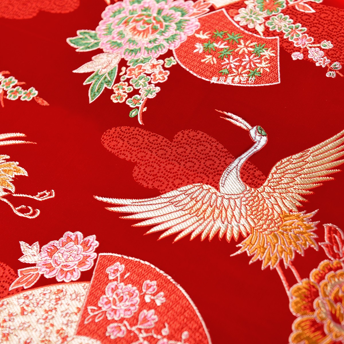 仙鹤舞花扇织锦缎提花面料 中国风红色底丝绸缎古装汉服旗袍布料