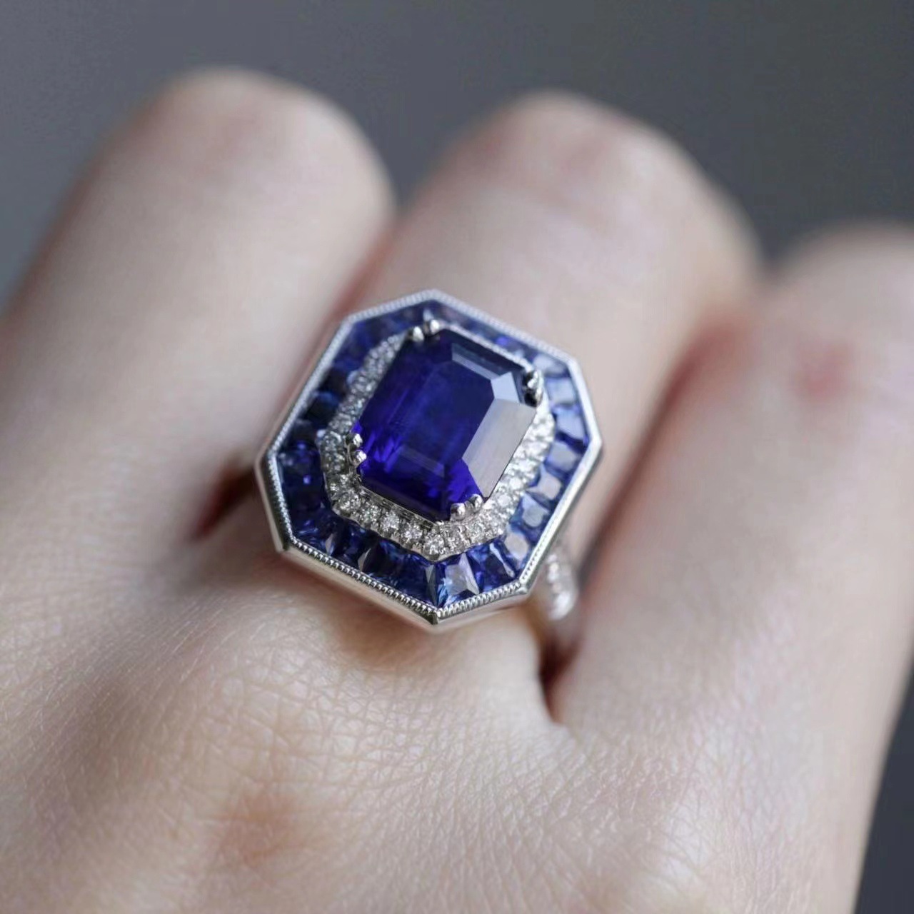 《皇家骑士》法国复古设计蓝宝石刚玉戒指男女S925银桑坦蓝指环