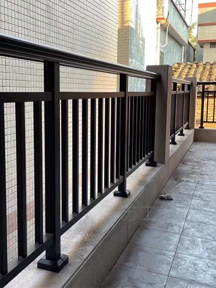 。铝艺护栏铝合金围栏露台楼梯扶手玻璃阳台锌钢栏杆高端庭院铝栅