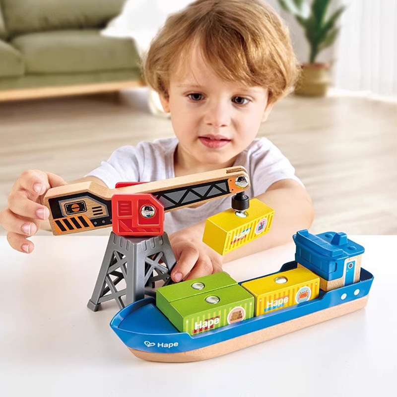 Hape集装箱吊机玩具套装儿童宝宝益智火车轨道货轮旋转起重机轮船