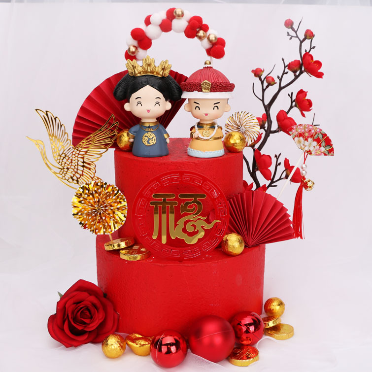 宫廷娃娃皇上皇后清宫系列新娘婚礼红色喜庆扇子复古蛋糕摆件装饰