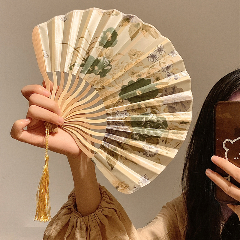新中式水墨画折叠扇子女中国风古典汉服拍照夏季随身携带贝壳折扇