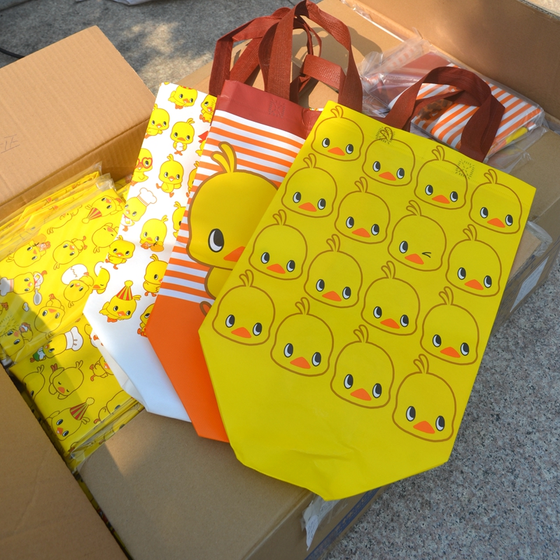 包邮10个出口日本可爱卡通防水无纺布袋服装环保袋购物袋礼品袋潮