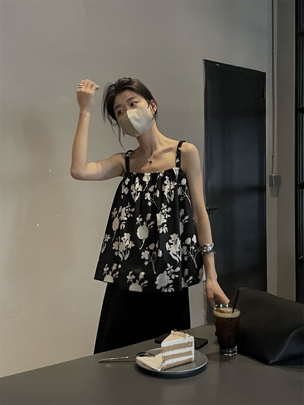 韩国chic别致碎花吊带背心女2023新款夏季设计感小众气质宽松上衣