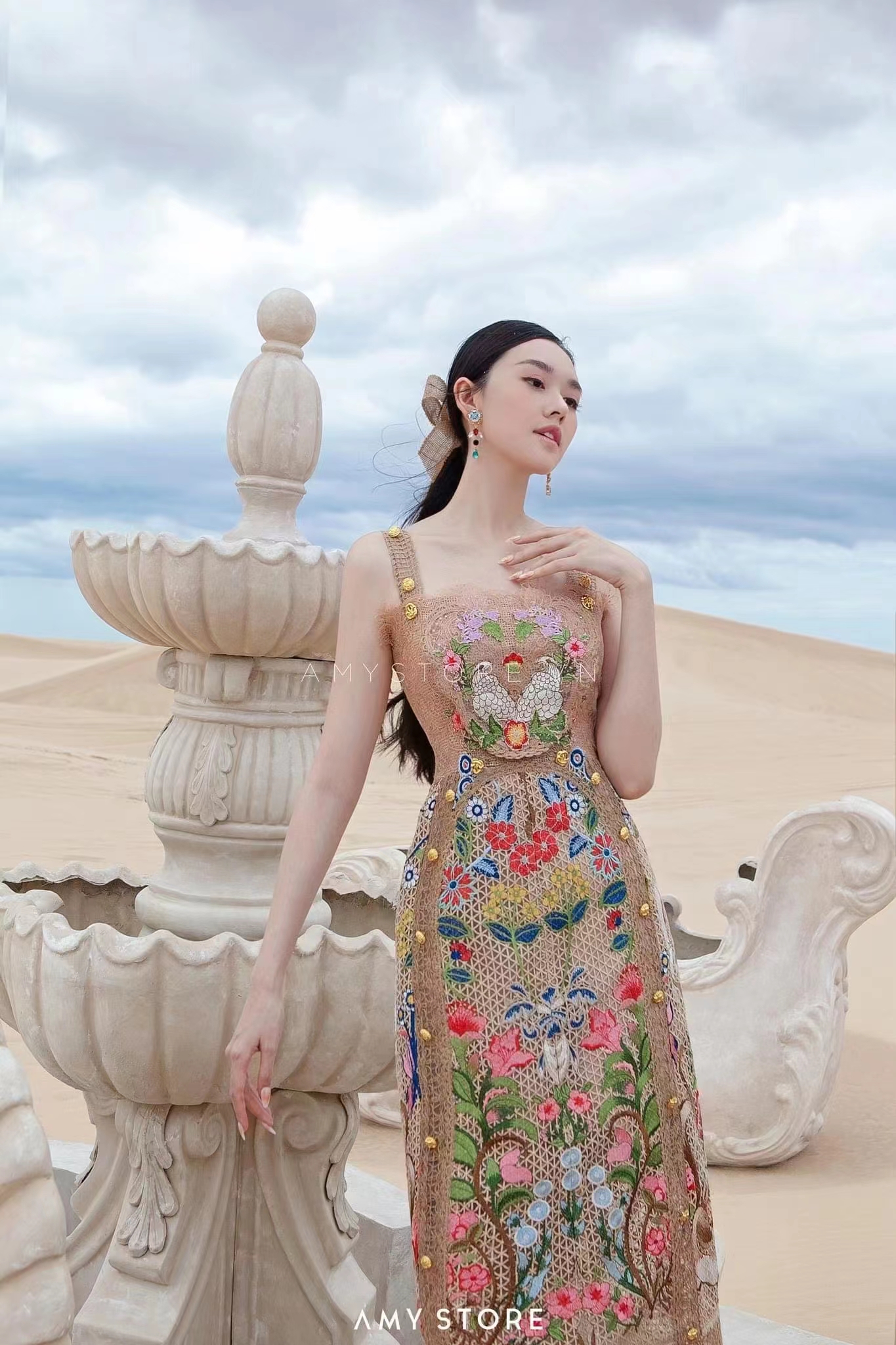 越南小众复古名暖重工蕾丝刺绣连衣裙GSEN751