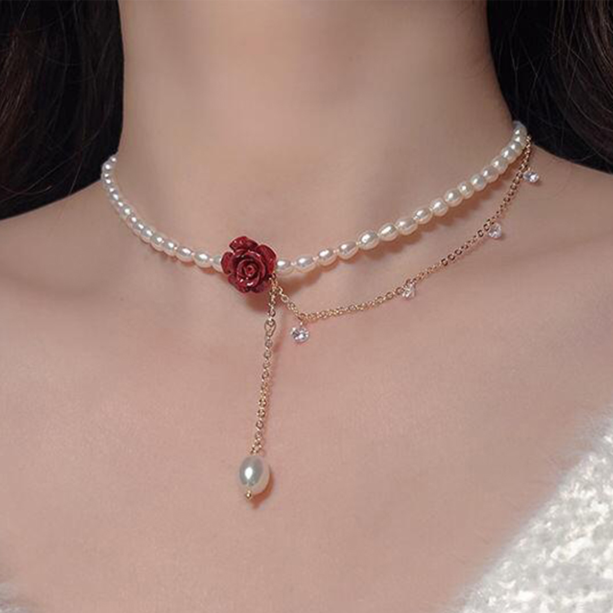 2023年新款网红红玫瑰珍珠项链女锁骨链轻奢小众高级设计感颈链