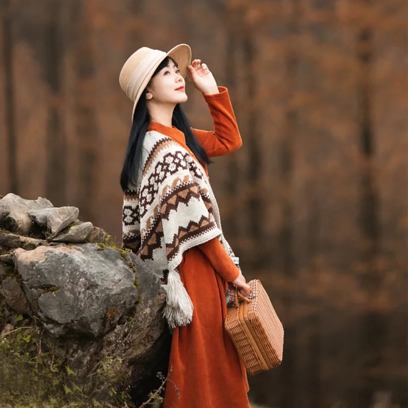胡杨林拍照服装新疆沙漠云南丽江大理旅游穿搭围巾民族风披肩外套