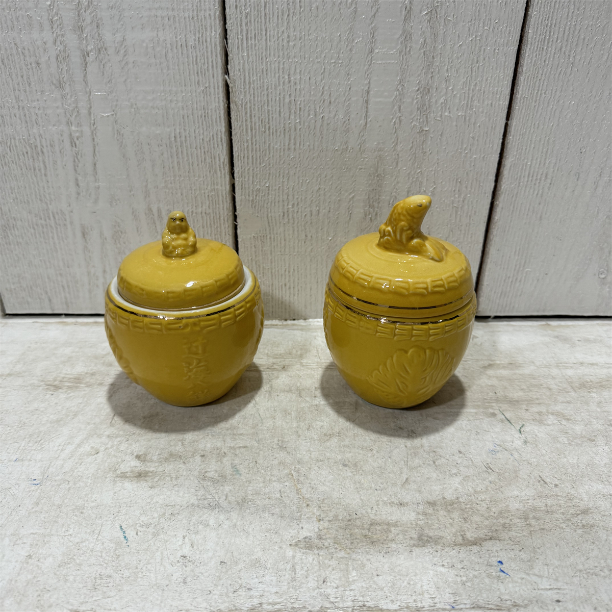 一款和风样式的 简约黄色 带盖子 小号4英寸 家用陶瓷盅碗对