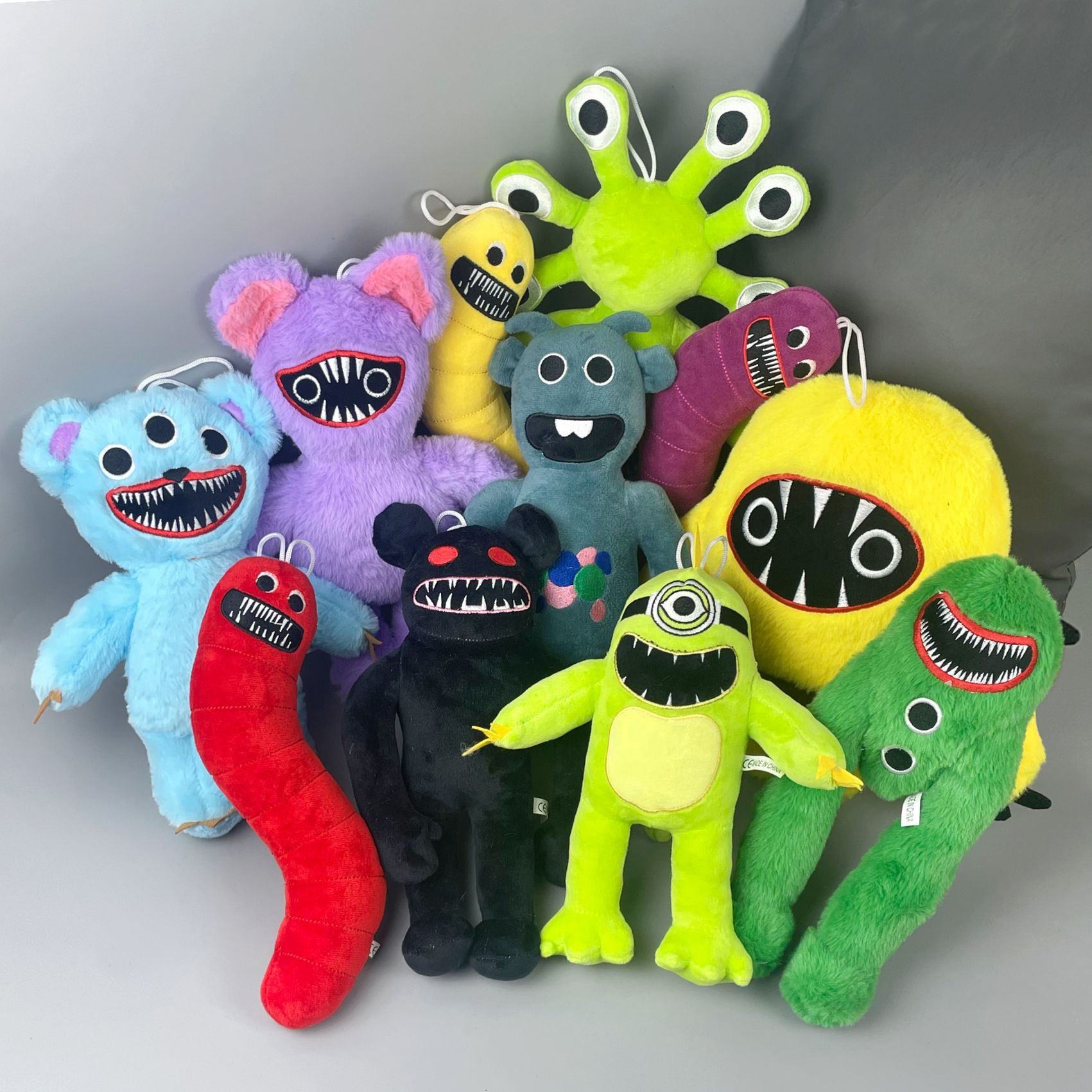 跨境新款JOYVILLE欢乐谷龇牙怪物公仔玩偶恐怖毛绒玩具儿童礼物