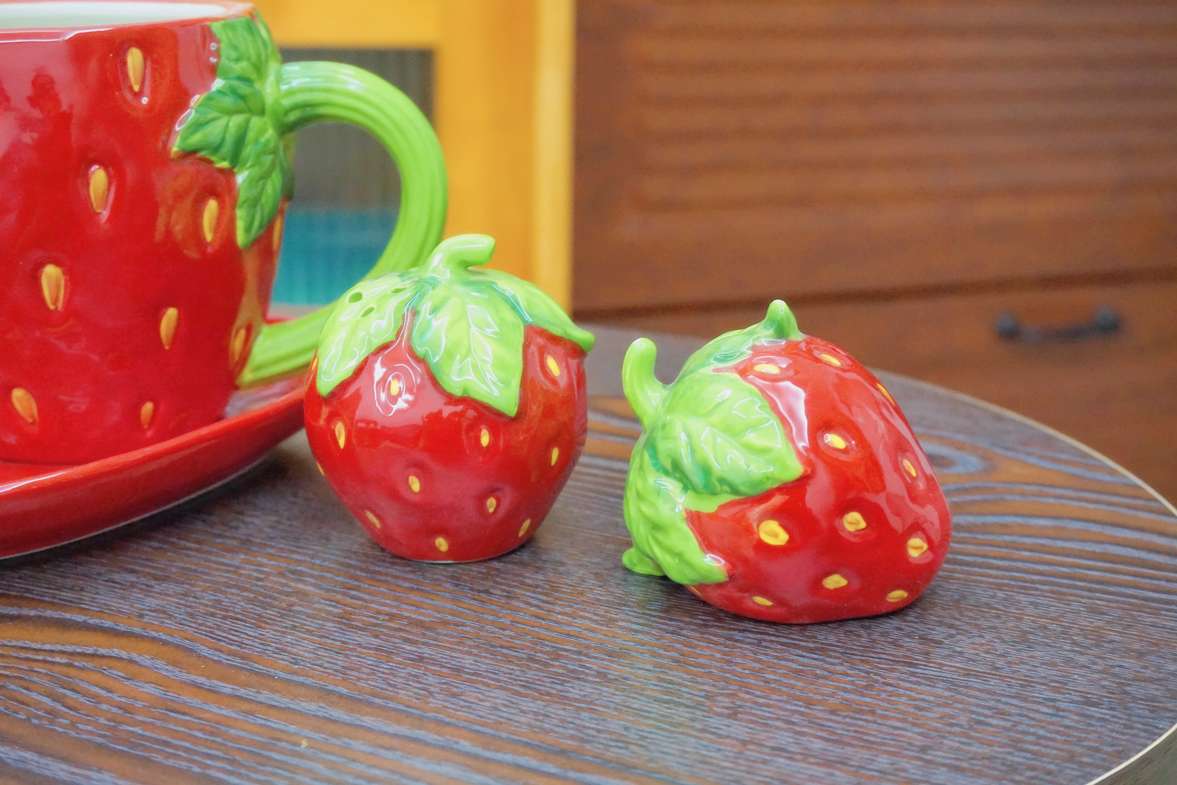 陶瓷小草莓微瑕ins可爱高颜值草莓陶瓷小摆件立体造型艺术手彩