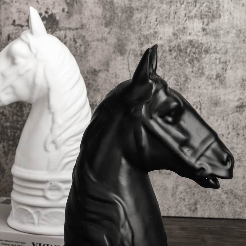 战马摆件现代简约欧式黑色白色树脂马头摆件书档样板房售楼处饰品