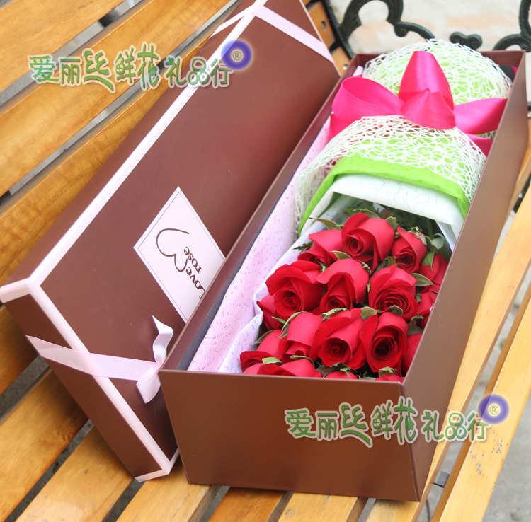 时尚红玫瑰鲜花礼盒装 海淀中关村附近鲜花店订花  北京网上送花