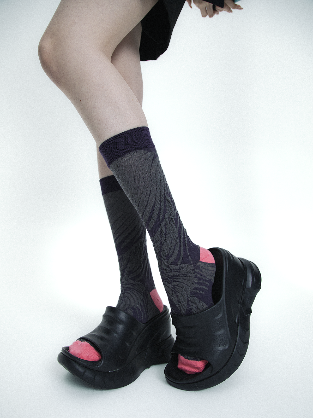 SS2L春夏小众立体浮雕几何设计肌理感图腾中筒袜子女堆堆袜潮