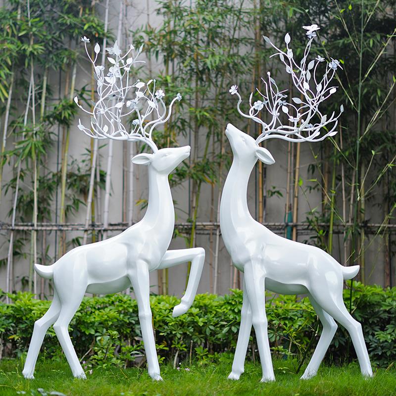 户外金色抽象仿铜梅花鹿雕塑玻璃钢园林草坪景观售楼部动物鹿摆件