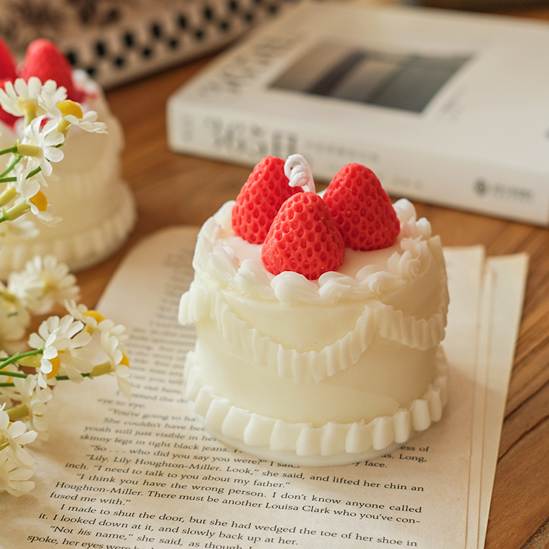 ins草莓奶油蛋糕香薰蜡烛礼盒可爱浪漫伴手礼女生日礼物装饰摆件