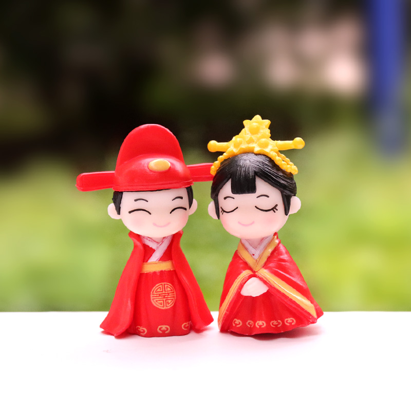 卡通情侣小公仔人偶模型中国风新郎新娘婚庆摆件微景观蛋糕装饰品