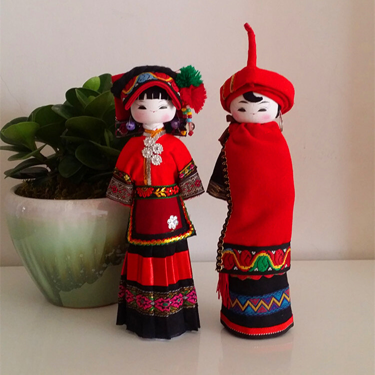 中国云南26个少数民族娃娃人偶木偶摆件物伴手礼幼儿园手工装饰品