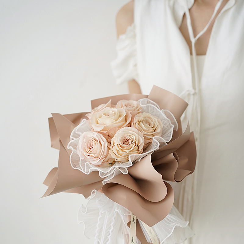 鲜花包装网纱珍珠链发光浪花纱玫瑰纯色金边褶皱花束花艺花店材料