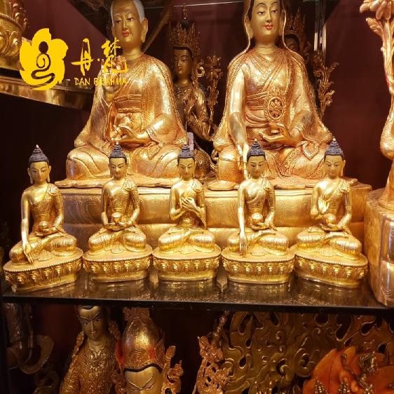 尼泊尔全鎏金五方佛雕像高度15cm5寸纯铜手工面相面西藏古代铜雕