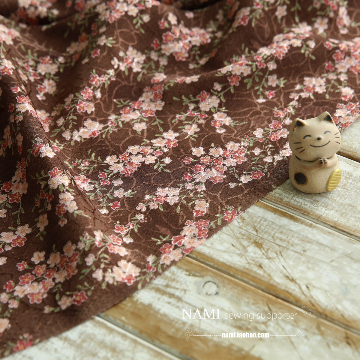 【奈美家】韩国进口和风绉布服装布料浴衣面料咖红色朵朵小樱