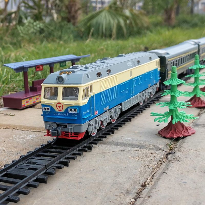 仿真火车模型儿童男女孩玩具超长轨道电动套装东风4D乌克兰3-6岁