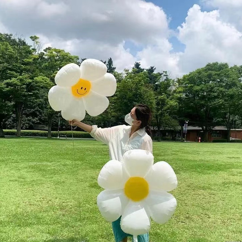ins风韩版微笑雏菊铝膜气球白色云朵生日装饰场景布置拍照道具