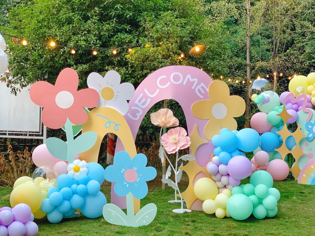 新款草坪宝宝宴生日游园会活动装饰气球布置幼儿园开学儿童卡通花