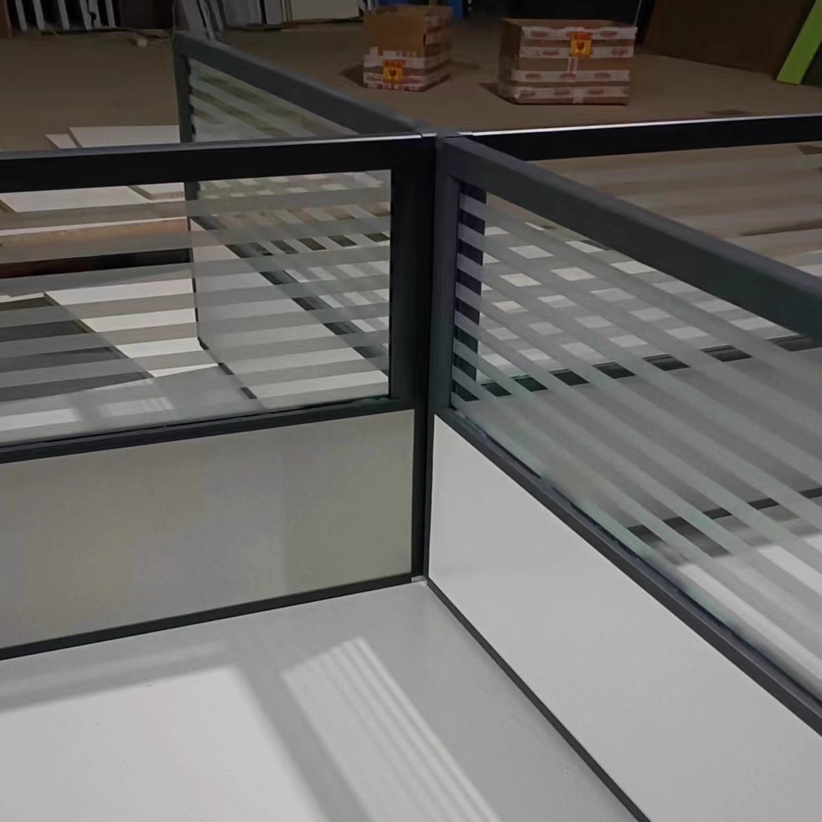 办公桌桌面屏风挡板办公桌上隔断挡板隔板桌子防掉落玻璃挡板定制