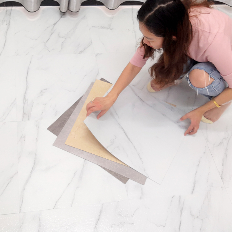 PVC自粘免胶石塑地板贴家用地板革加厚耐磨环保防水塑胶地板贴纸