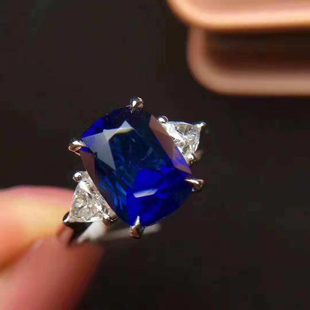 BS1453果敢彩色宝石 4.09克拉成品无烧皇家蓝宝石18K金镶钻戒指