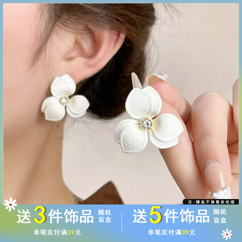 觅韩S925银针法式气质复古白色花朵耳钉ins风镶钻高级感耳环7053