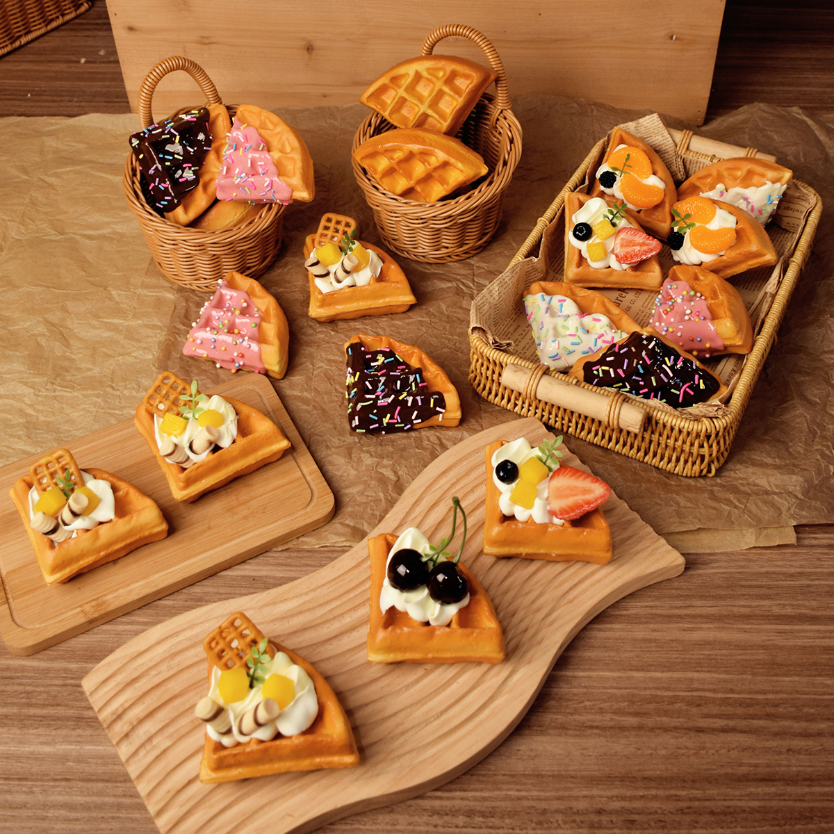 仿真华夫饼草莓水果奶油料理面包甜品台装饰模型烘焙展示样品拍摄