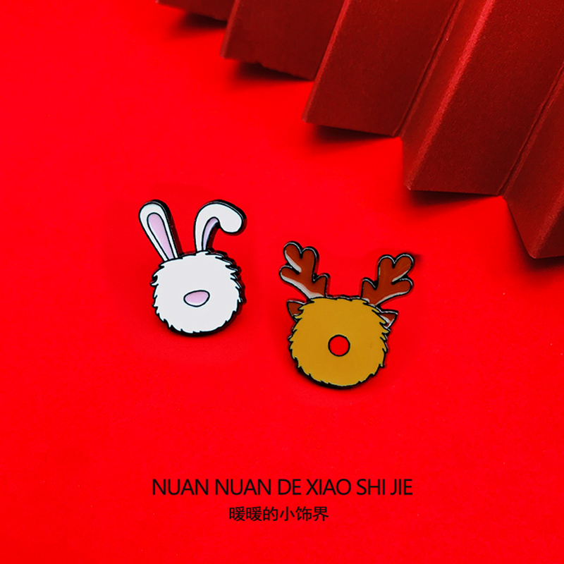 圣诞系列胸针男女可爱日系卡通徽章麋鹿毛衣书包配饰生日礼物