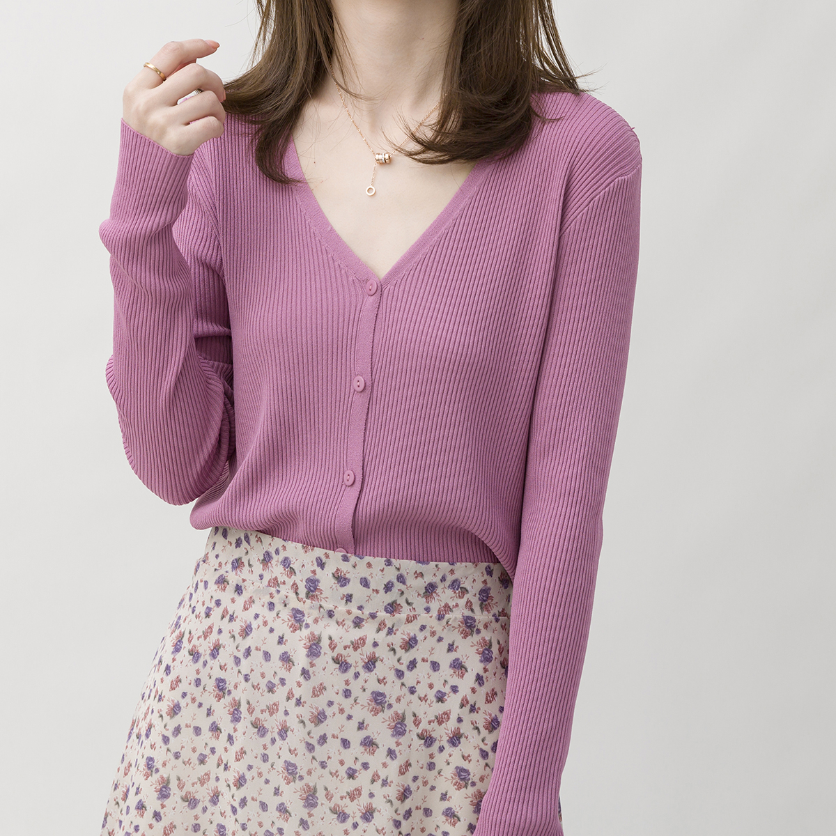 梦川/早安日记2020春装新款紫色V领针织衫女长袖薄款修身上衣开衫