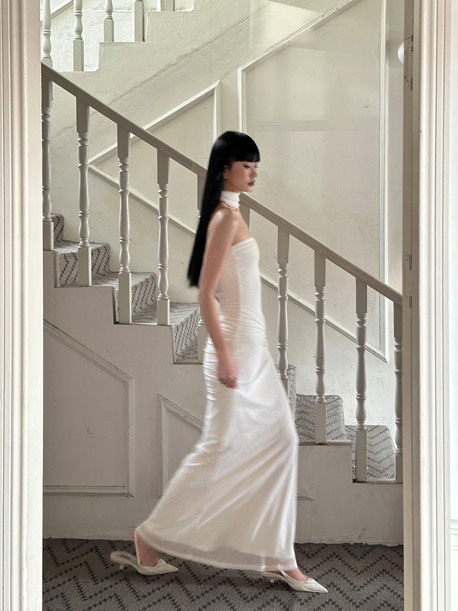 VENUIE白色抹胸连衣裙2024夏季露肩优雅气质弹性设计修身显瘦长裙