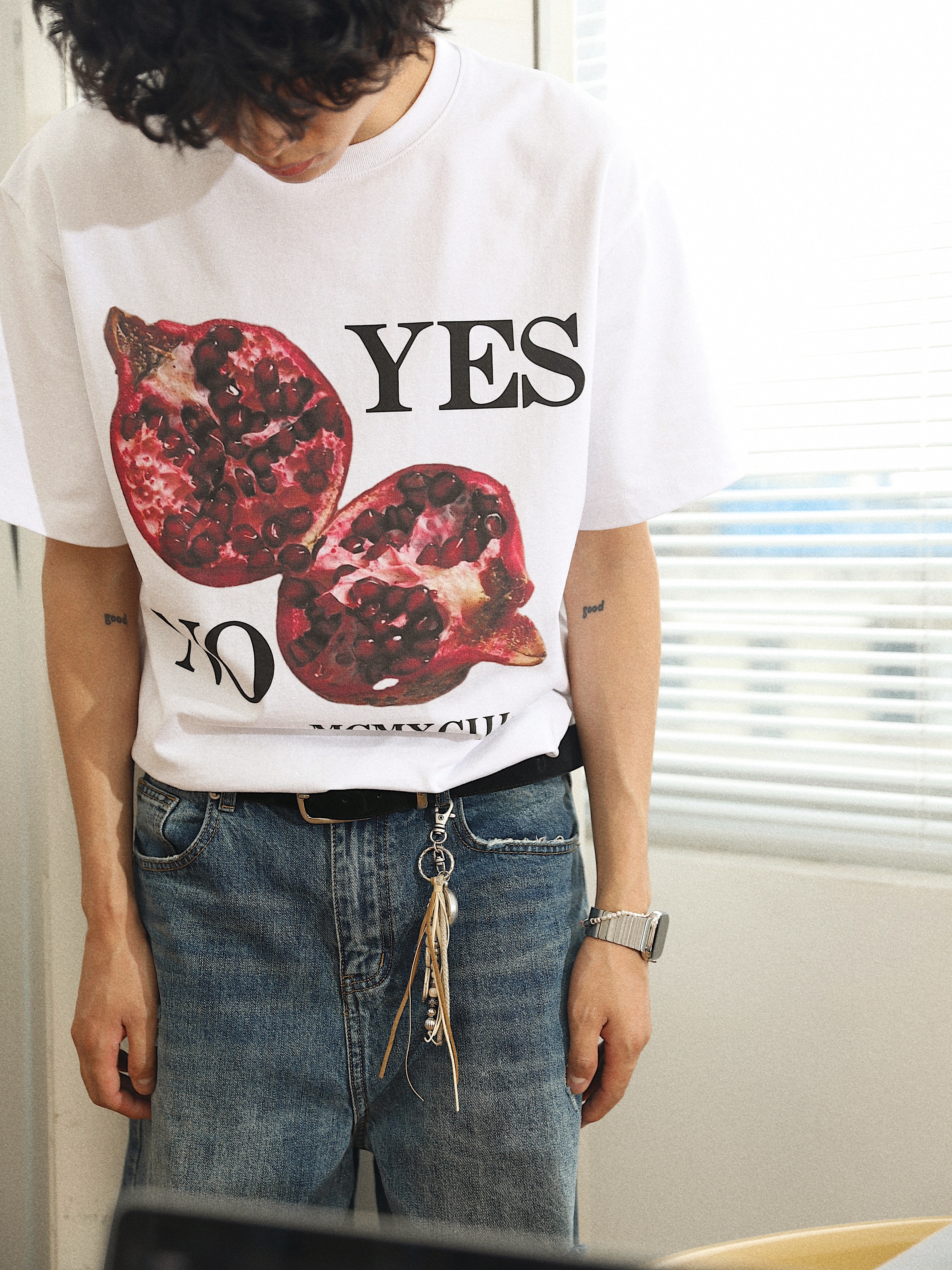 mcmxciii原创水果派对 你喜欢吃石榴吗? 黑钻石榴印花圆领短袖T恤