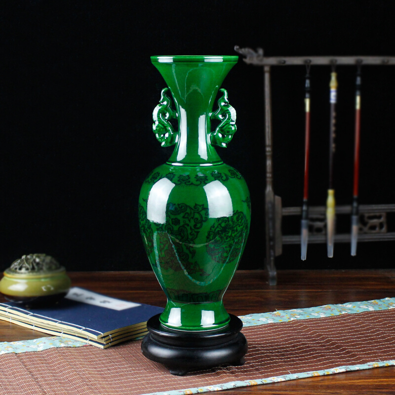 陶瓷绿釉翡翠花瓶仿古双耳青花瓷绿色居家装饰桌面博古摆件