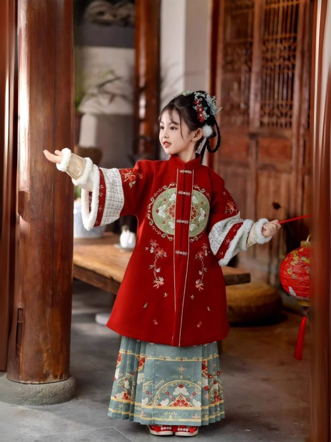新年战衣冬季儿童汉服中国风拜年服女童唐装新款红色加厚裙子套装