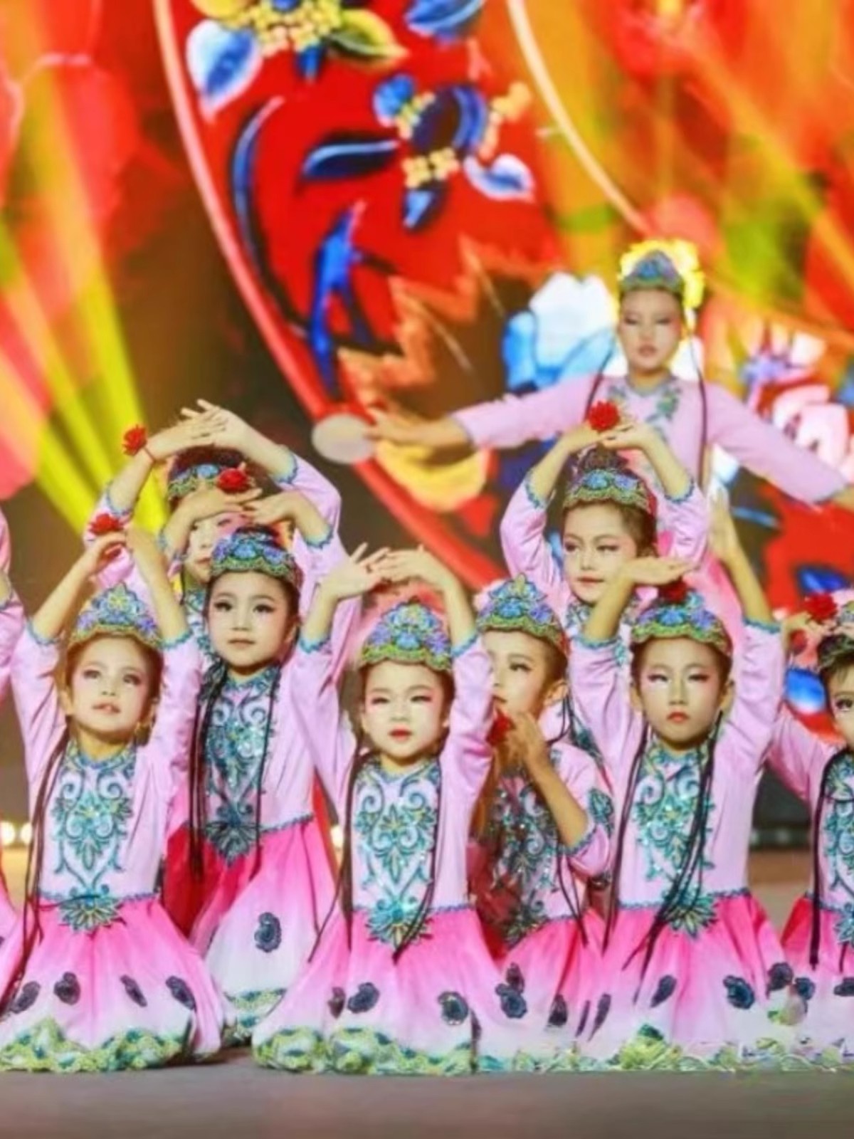 儿童幼儿园维吾尔族春天的花儿新疆舞蹈演出服回族女童表演服新款