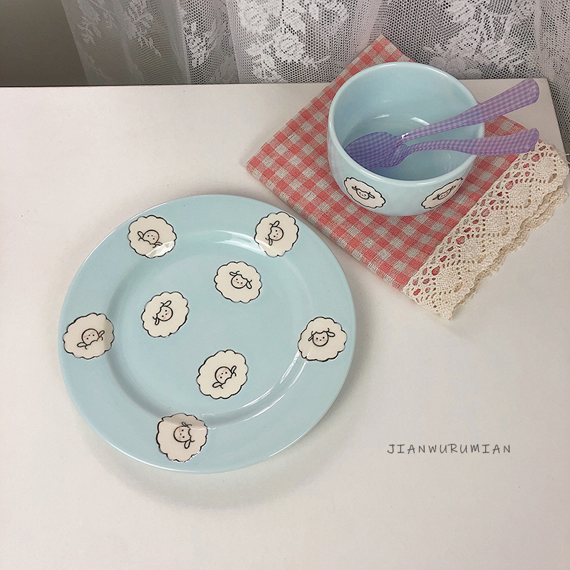 胖嘟嘟的蓝色小绵羊可爱卡通一人食陶瓷盘甜品碗沙拉碗组合餐具