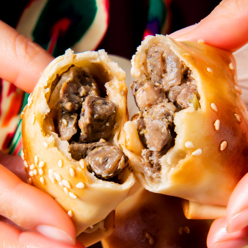 新疆特产烤包子羊肉牛肉馅酥皮现烤10个冻色真空包装新鲜传统特色
