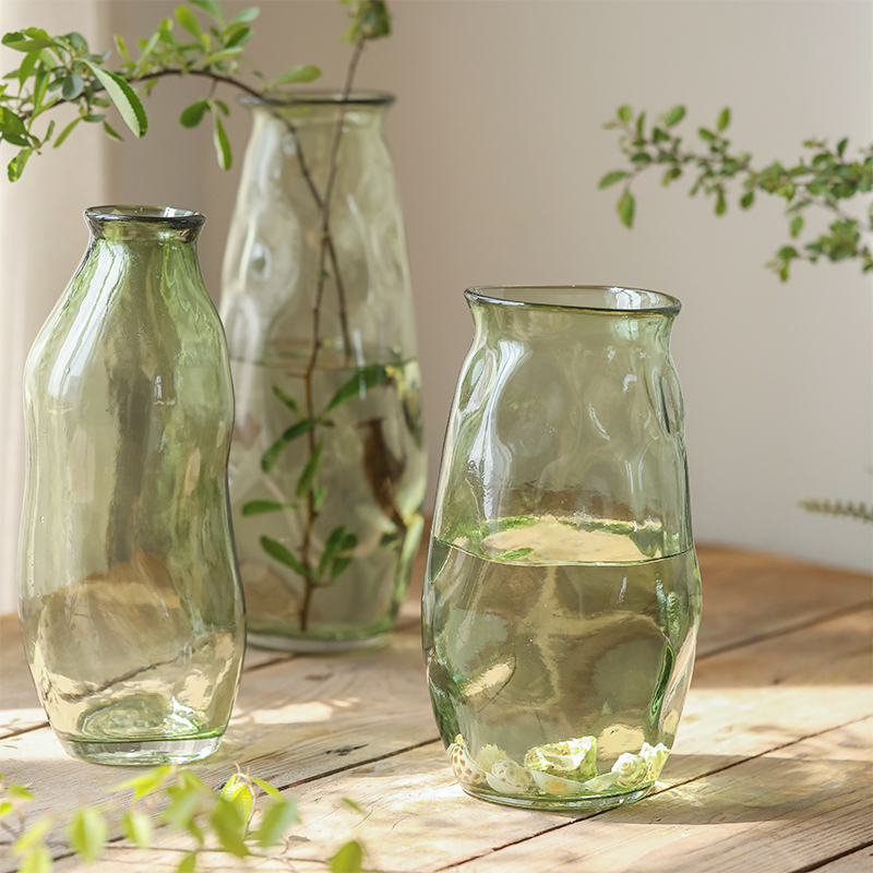 绿色不规则锤纹玻璃花瓶设计感文艺复古餐桌水养鲜花透明插花花器
