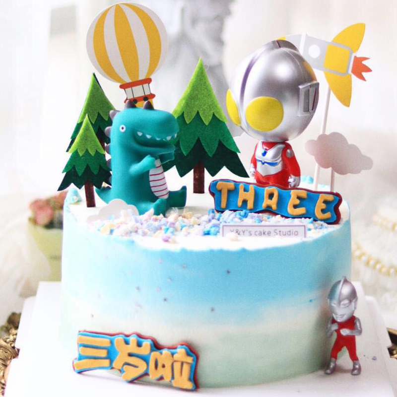 蛋糕装饰 卡通变形球形蛋钢铁飞龙之崛起超人小恐龙摆件 树叶插牌