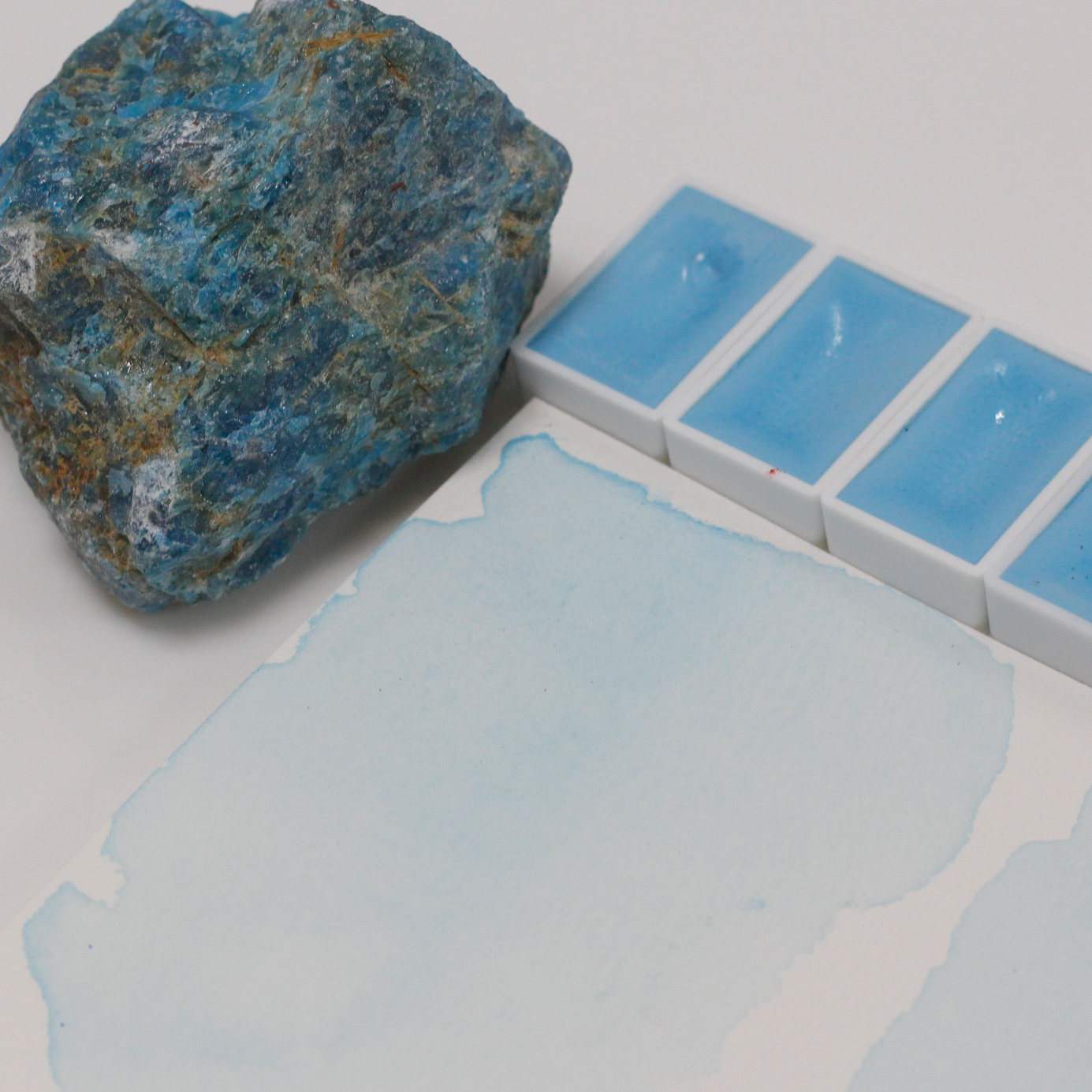 蓝磷灰石 BlueApatiteGenuine 天然矿物固体手工水彩颜料冰蓝