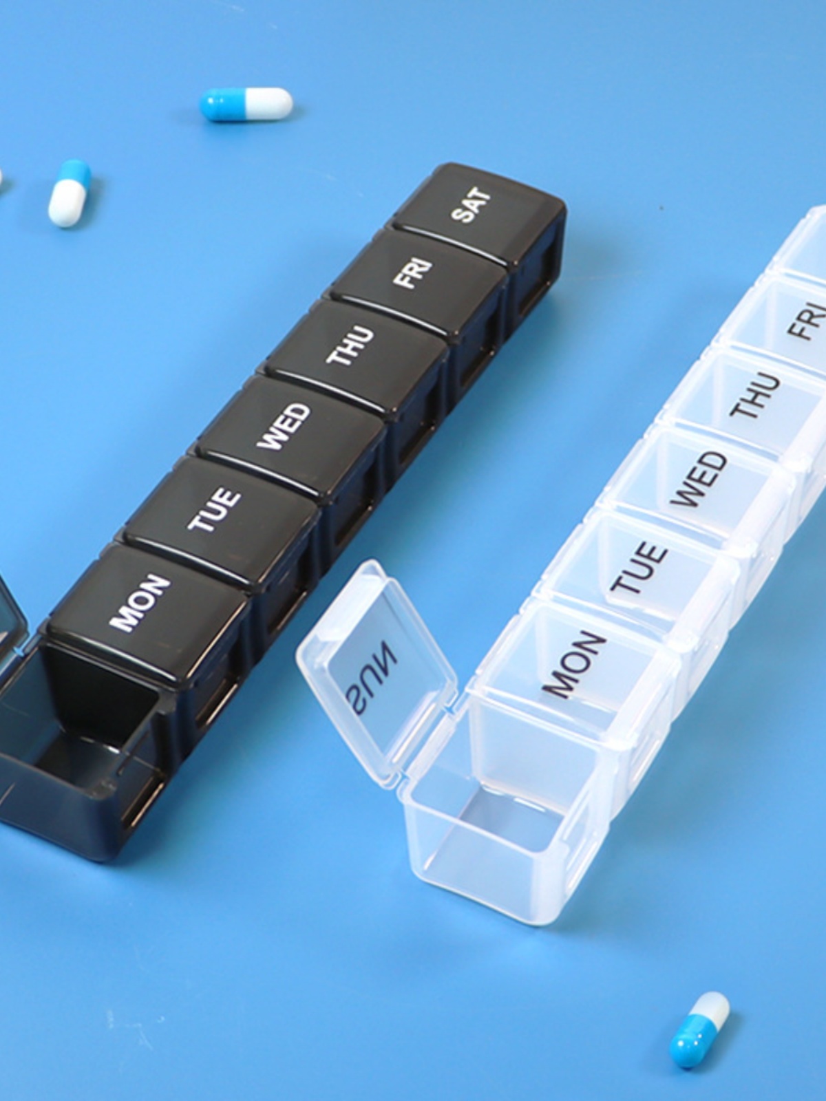 提醒带字样便携式药丸盒密封盒每周放胶囊药片盒居家药物药品盒